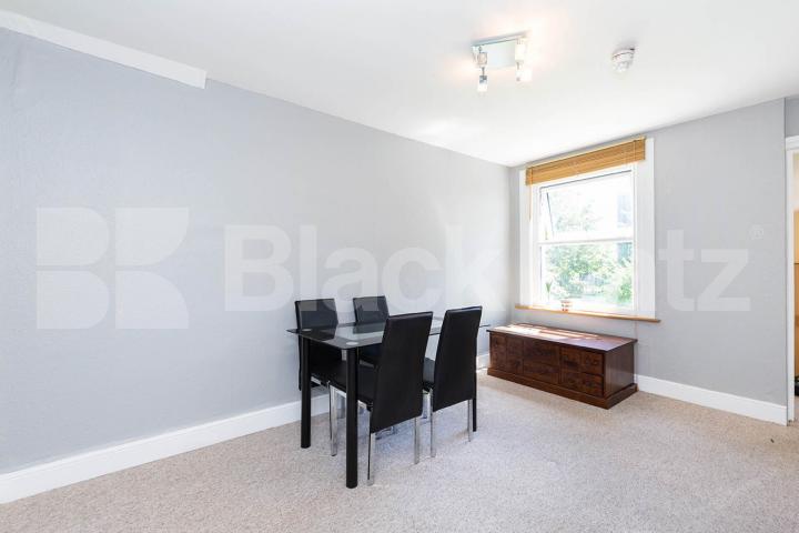 Bright two double bedroom flat set on the top floor of a period house Mercers Road, Tufnell Park